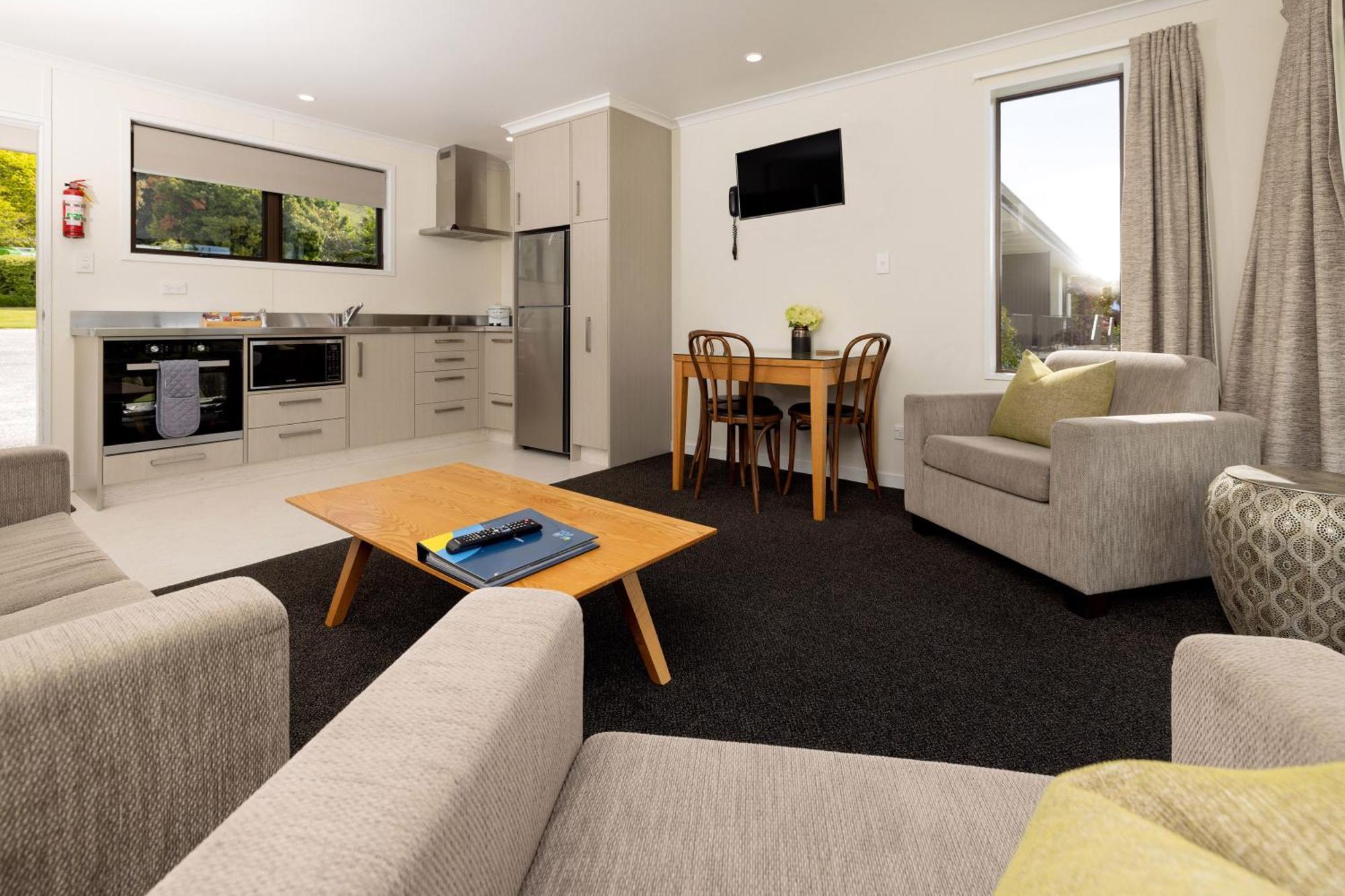 Wanaka Top 10 Holiday Park Екстер'єр фото