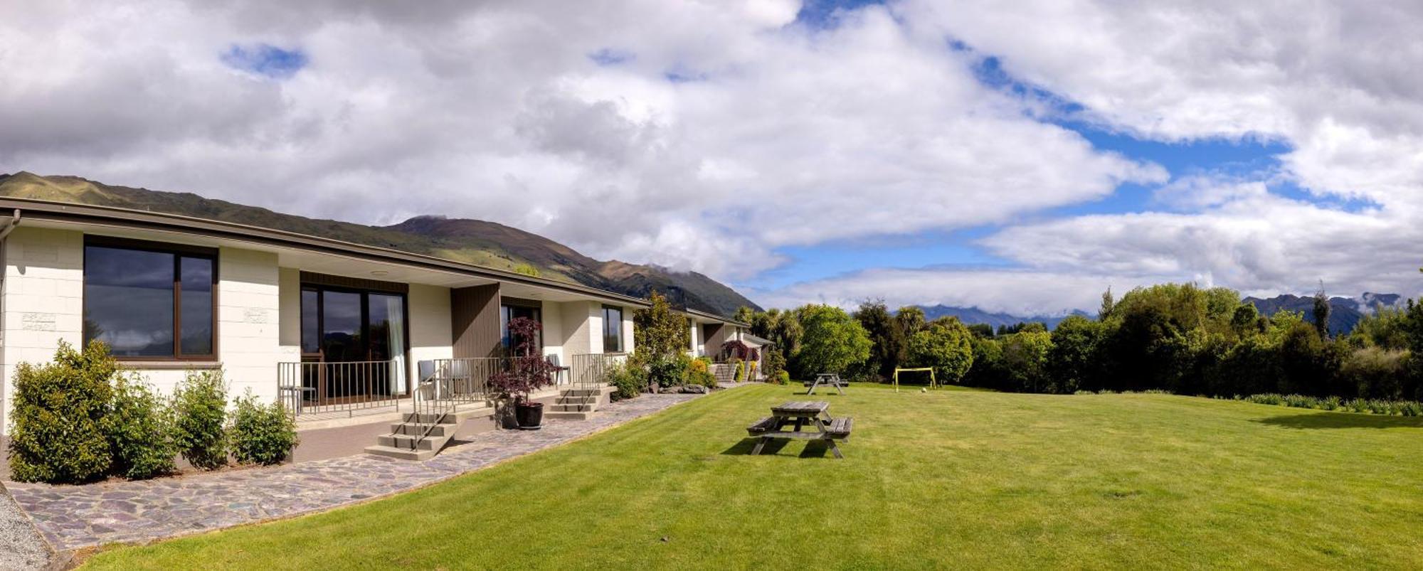 Wanaka Top 10 Holiday Park Екстер'єр фото